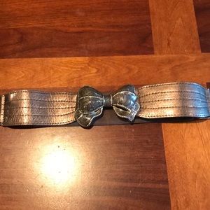 Silver bow belt